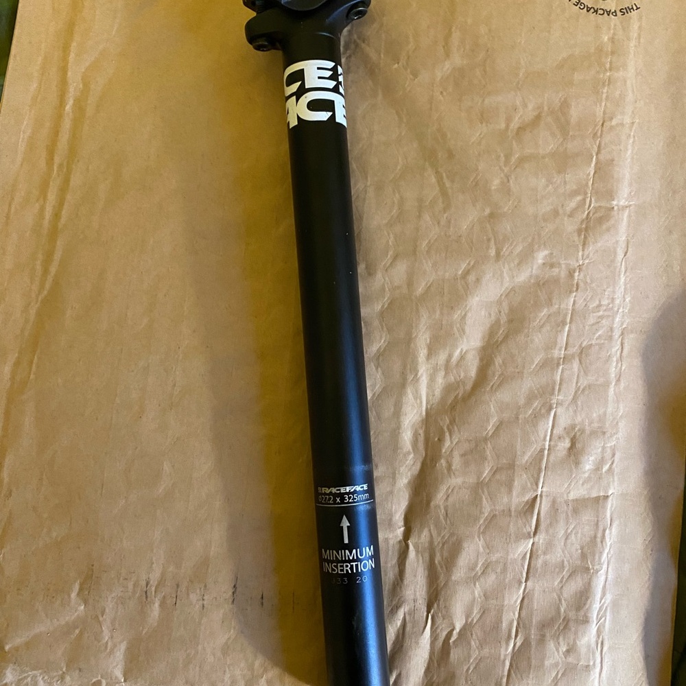 Black Race Face 27.2 Chester Mountain Bike Seatpost